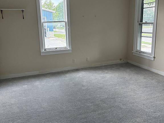 5th image of 219 W Kickapoo St #1