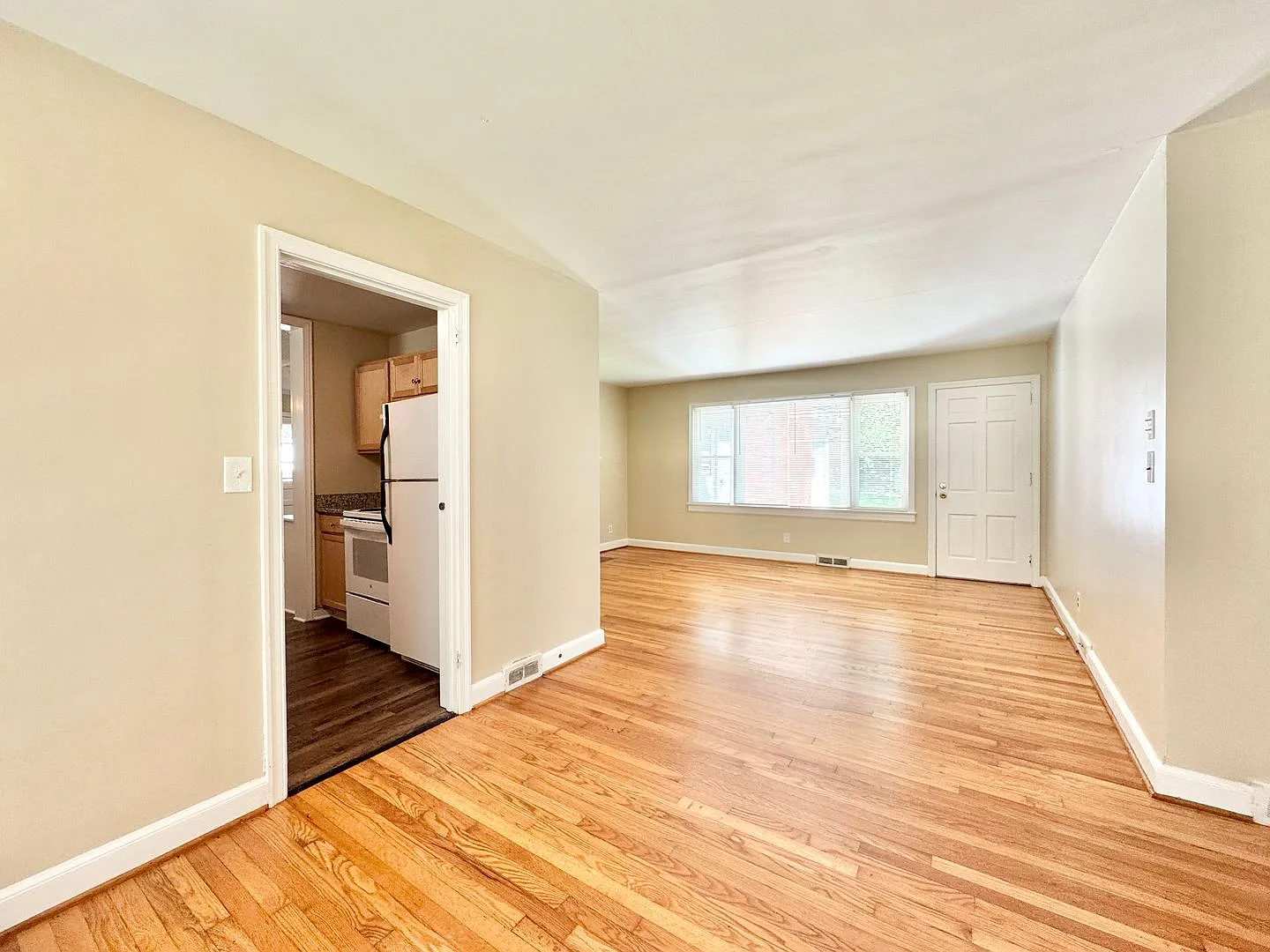 3 BR close to Lindley Park and Arboretum — Photo 4