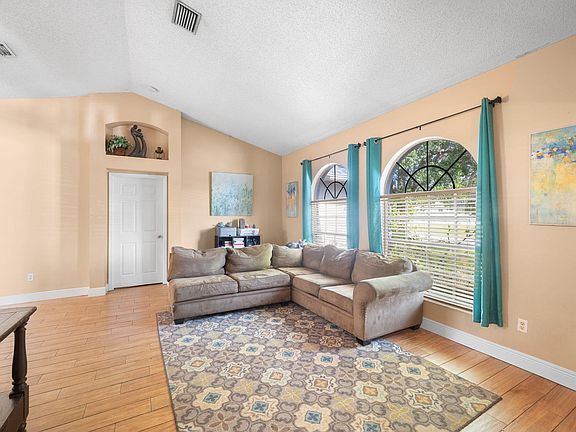 4th image of 5930 NW Theda Lane