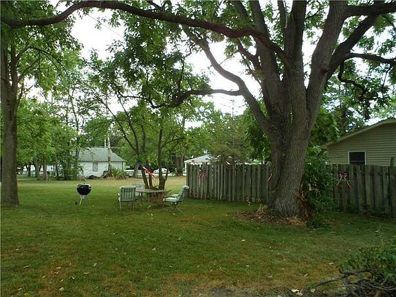 2nd image of 1021 E 8th St