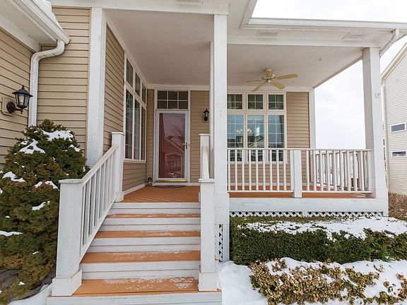 4th image of 1055 Watersedge Ct