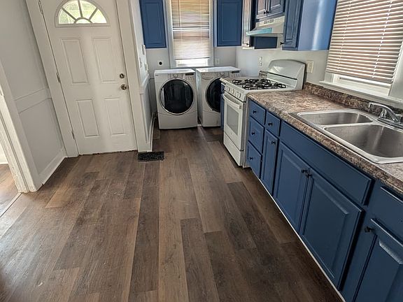 3rd image of 90 Pond St #90