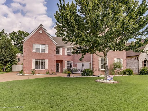 4th image of 3930 Lake Village Cv