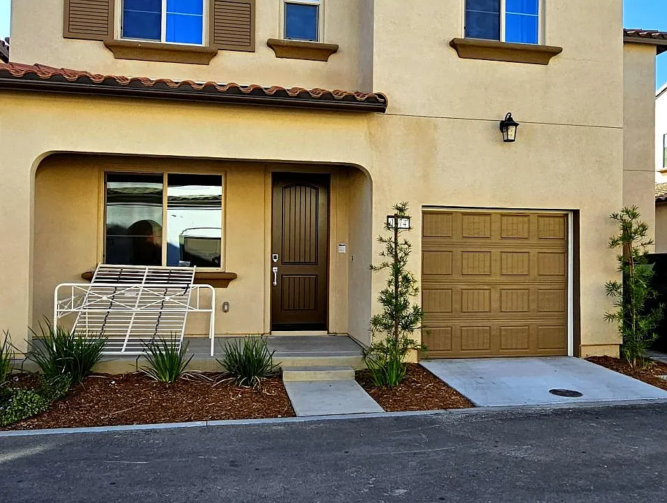 1974 S Ambrosia Way