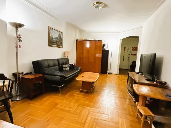 41-09 41st Street image 11 of 29