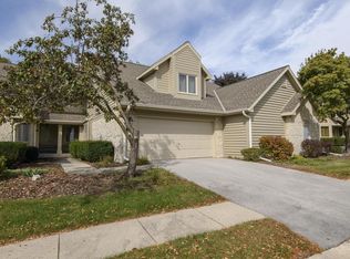 N22W24144 Cloister Cir #6C, Pewaukee, WI 53072