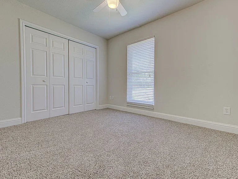 1711 Cricket Hollow Dr — Photo 6