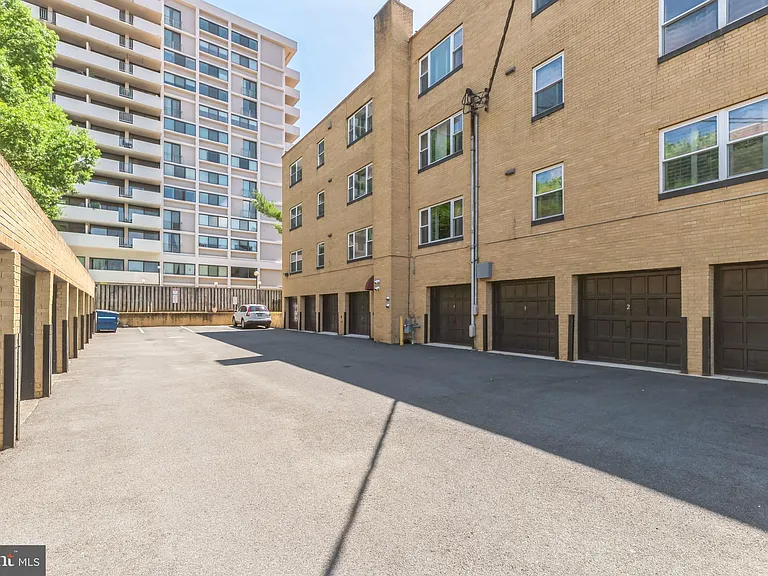 4225 N Henderson Rd #103 — Photo 28