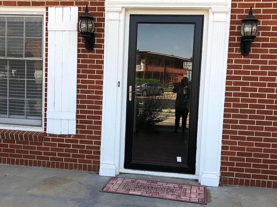 1st image of 3405A Janet Dr