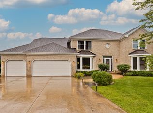 319 Redbird Rd, Bloomingdale, IL 60108