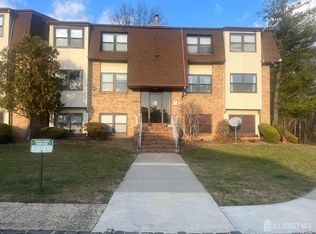 1947 Raspberry Ct, Edison, NJ 08817