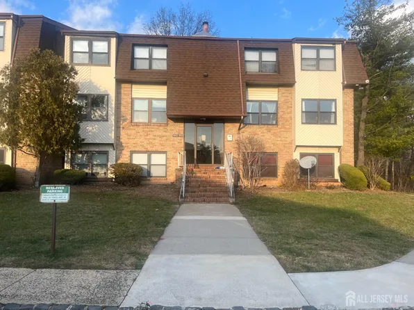 1947 Raspberry Ct, Edison, NJ 08817