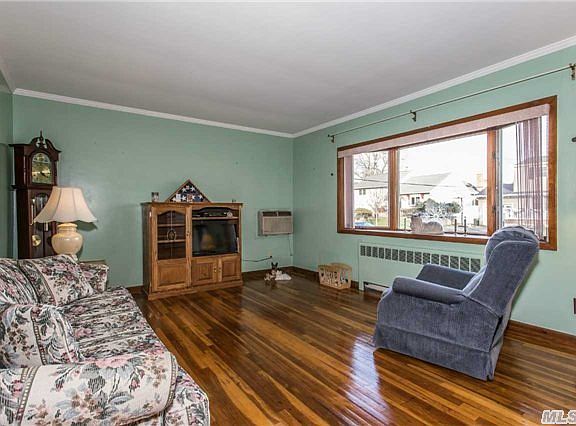 4th image of 27 Harriet Pl