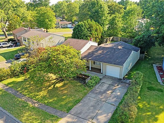 3rd image of 214 Cassandra Dr