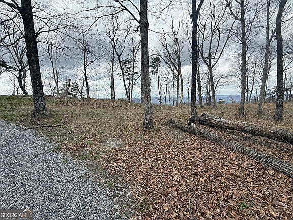 3rd image of 17 Scenic Hwy