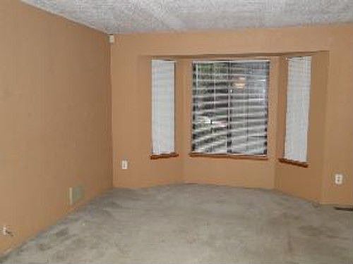 3rd image of 10325 10th Pl SE