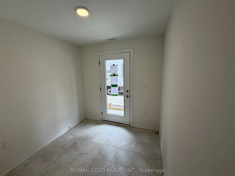 702 Front Royal St — Photo 3