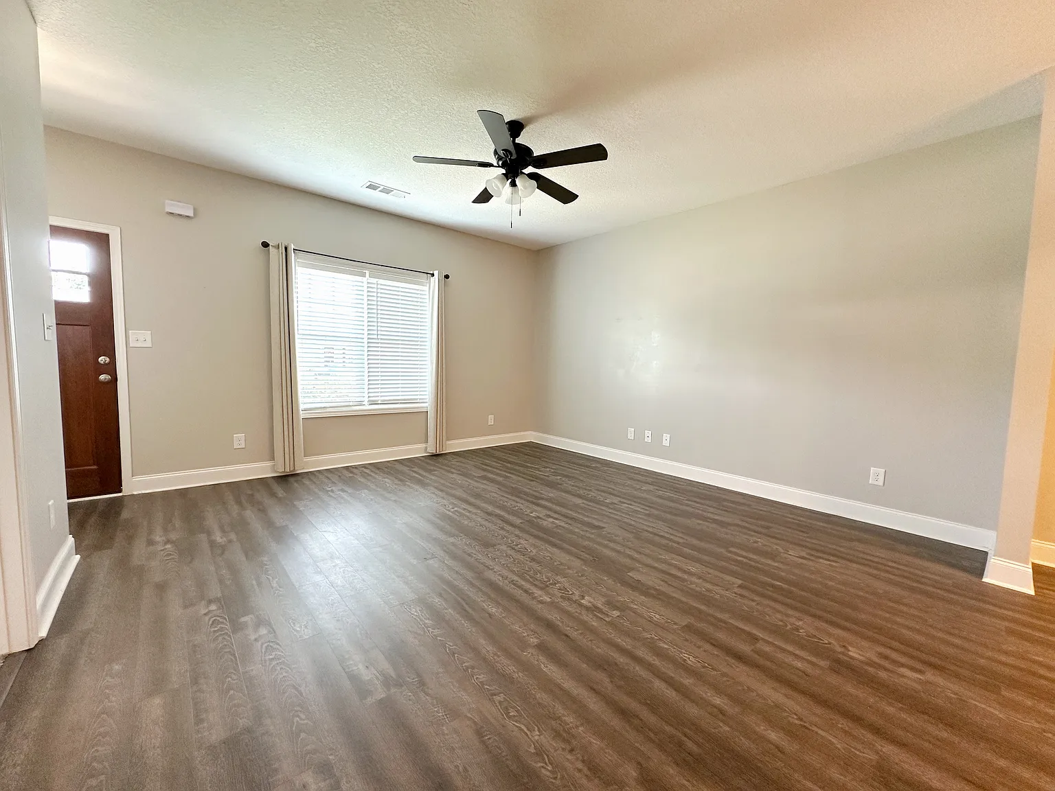 2 bed, 1320 sqft, $1,495 — Photo 3