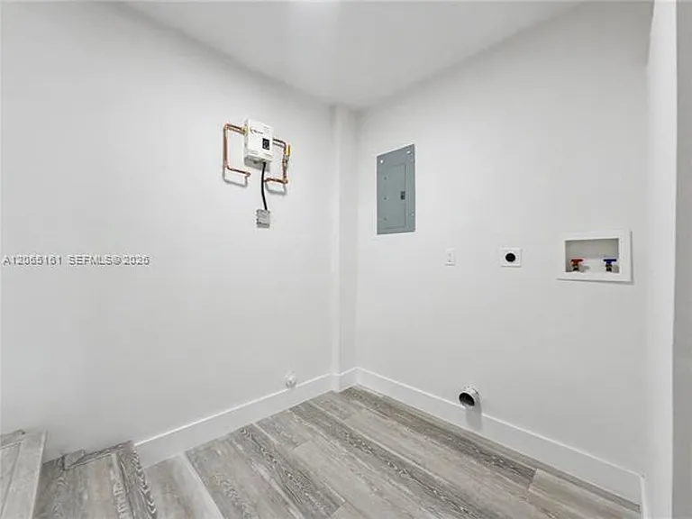 228 NW 39th St #228 — Photo 18