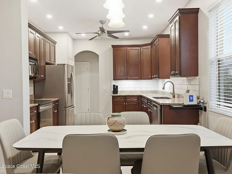 2039 Tullagee Ave — Photo 14