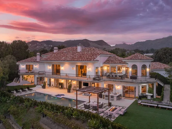 6110 Merritt Dr, Malibu, CA 90265