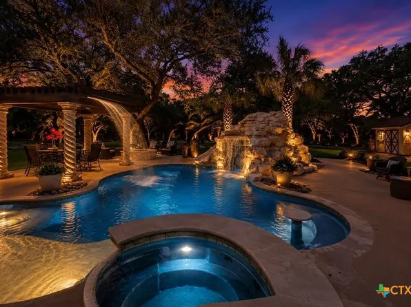 10210 Oak Forest Way, New Braunfels, TX 78132