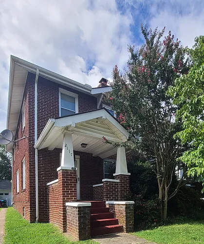 2117 Fairmont Blvd NE Photo 1 2117 Fairmont Blvd NE Photo 1