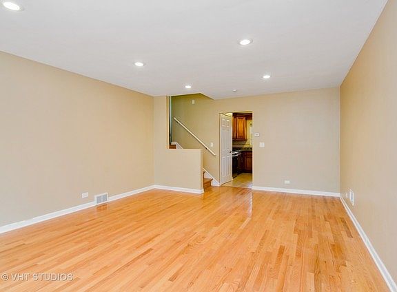 3rd image of 1547 Mandel Ave