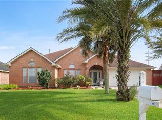 1217 Lake Frances Dr, Gretna, LA 70056