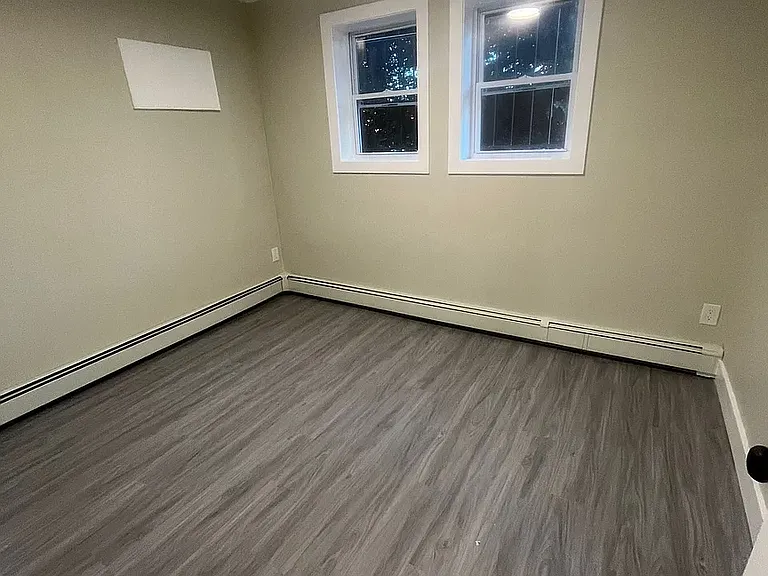 9-11 Stecher St #6R — Photo 2