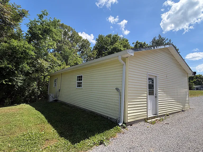108 Crestview Dr — Photo 38