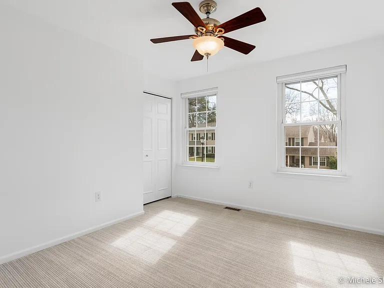 272 Yale Ct — Photo 40