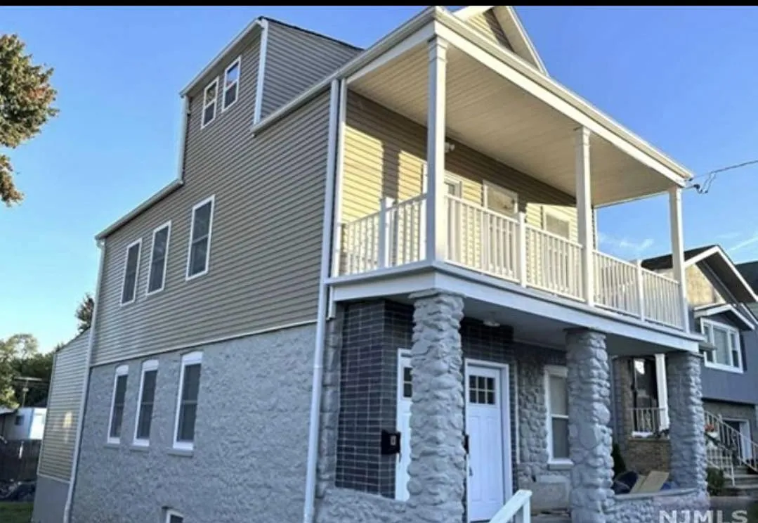 16 Boyd St — Photo 3