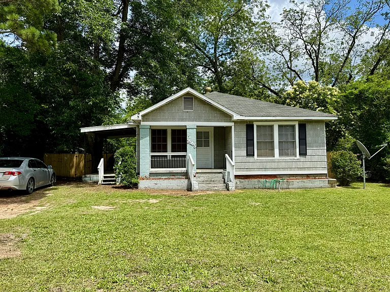 3845 Grand Ave — Photo 1