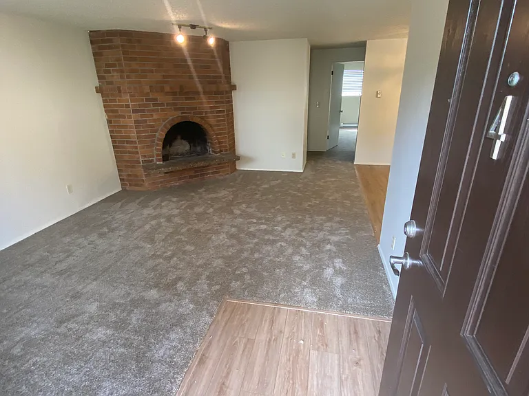 4520 Olympic Blvd #4 — Photo 2