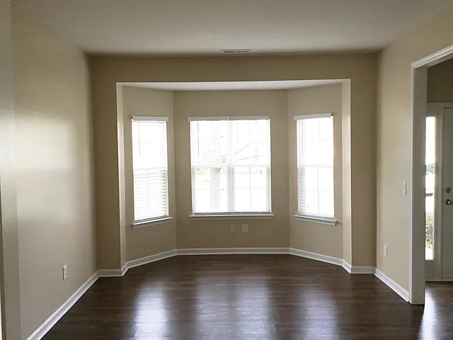1635 Swan Dr — Photo 6