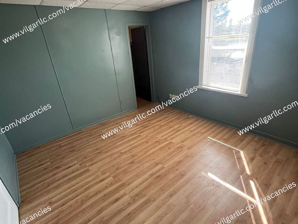 Building Photo 5