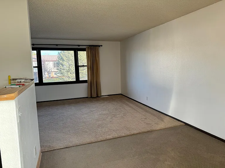 4920 Yesness Ct — Photo 8