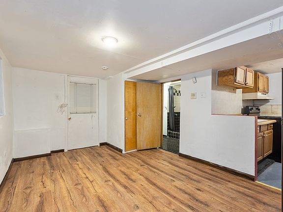 2nd image of 1509 W Augusta Blvd #G
