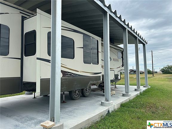 3rd image of 78 Baracuda Dr