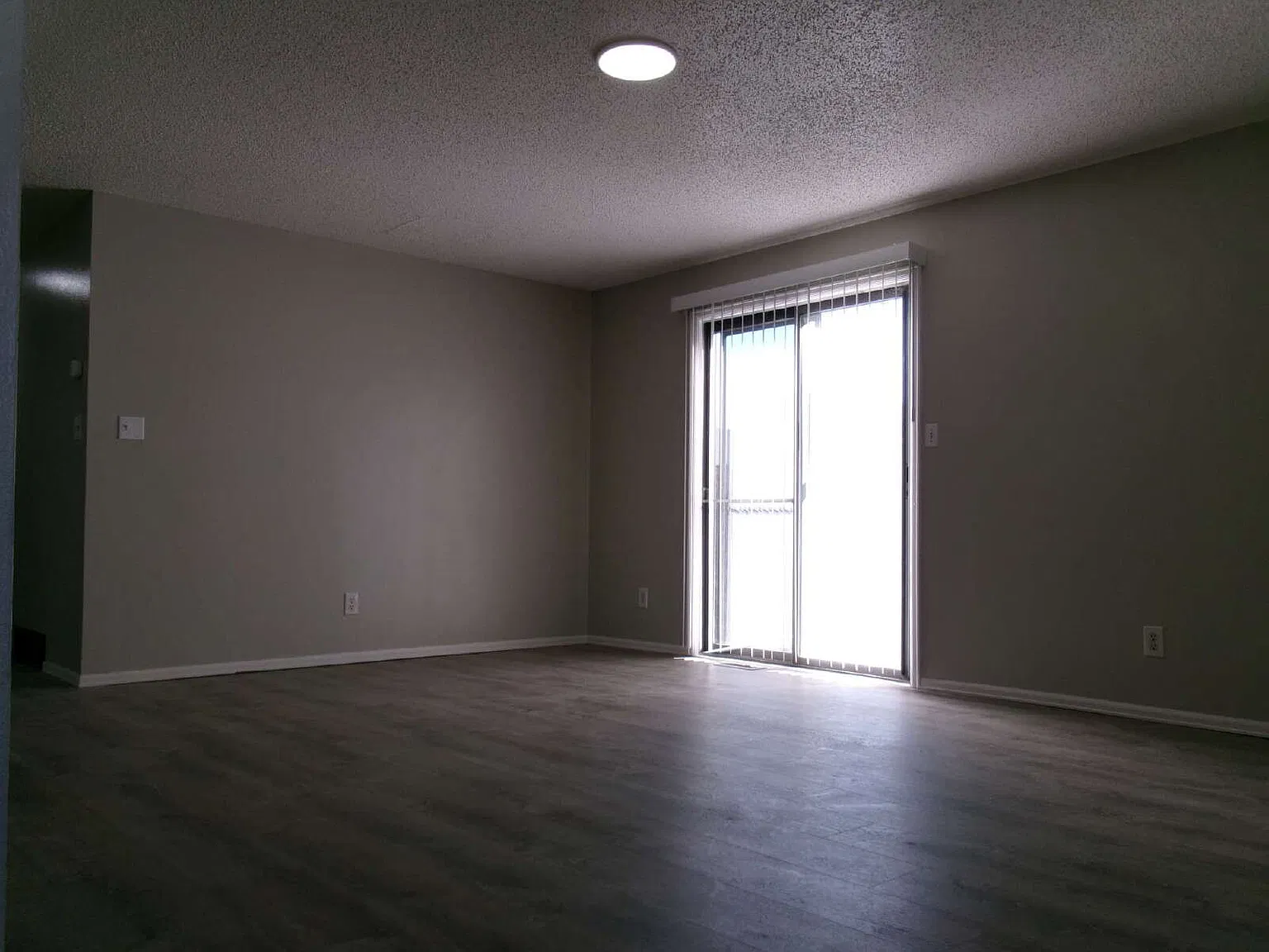 3 bed, 2.0 bath, 1816 sqft, $2,195 — Photo 4