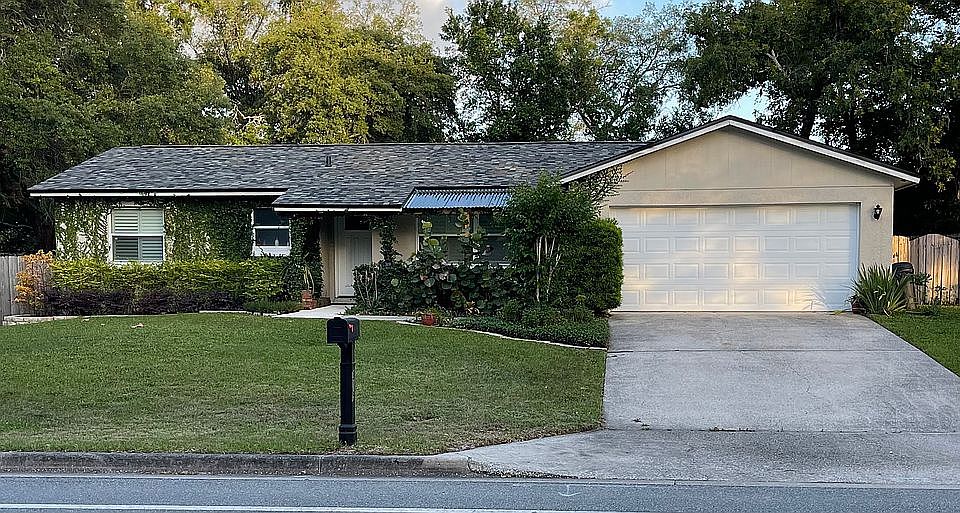 1st image of 319 Hidden Lake Dr