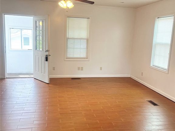5th image of 901 & 903 Lenore St