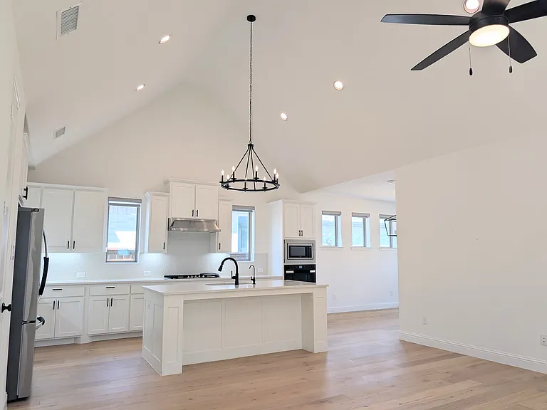 15532 Fringe Tree Rd — Photo 2