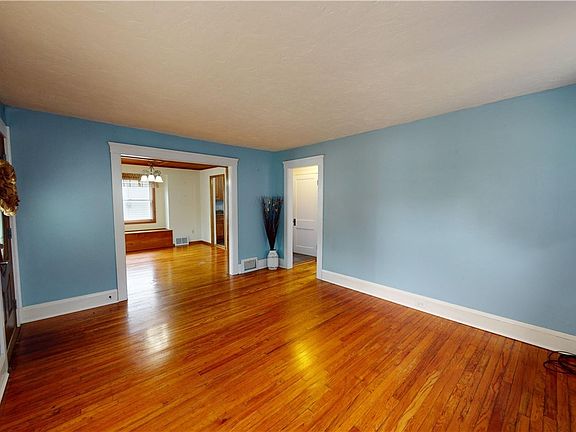 4th image of 5156 Haverford Dr