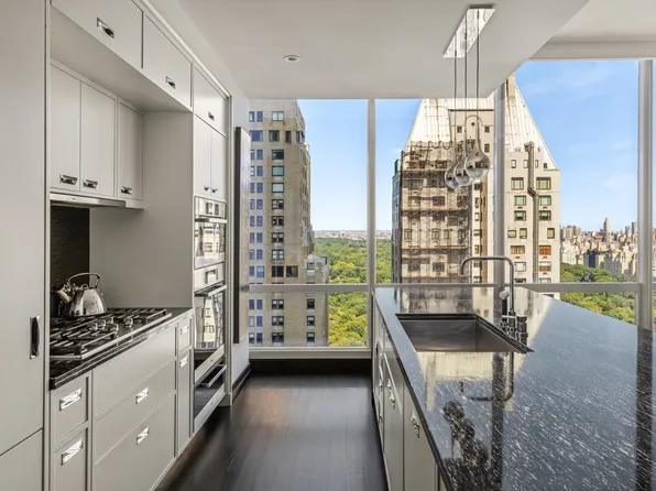 157 West 57th Street image 3 of 13