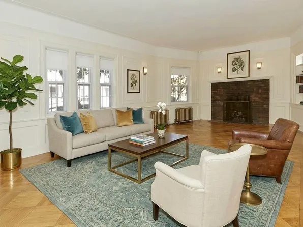 621 East 26th Street image 1 of 13