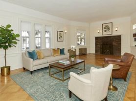 621 E 26th St, Brooklyn, NY