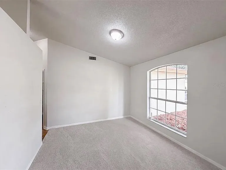 1037 Highland Crest Cir — Photo 7