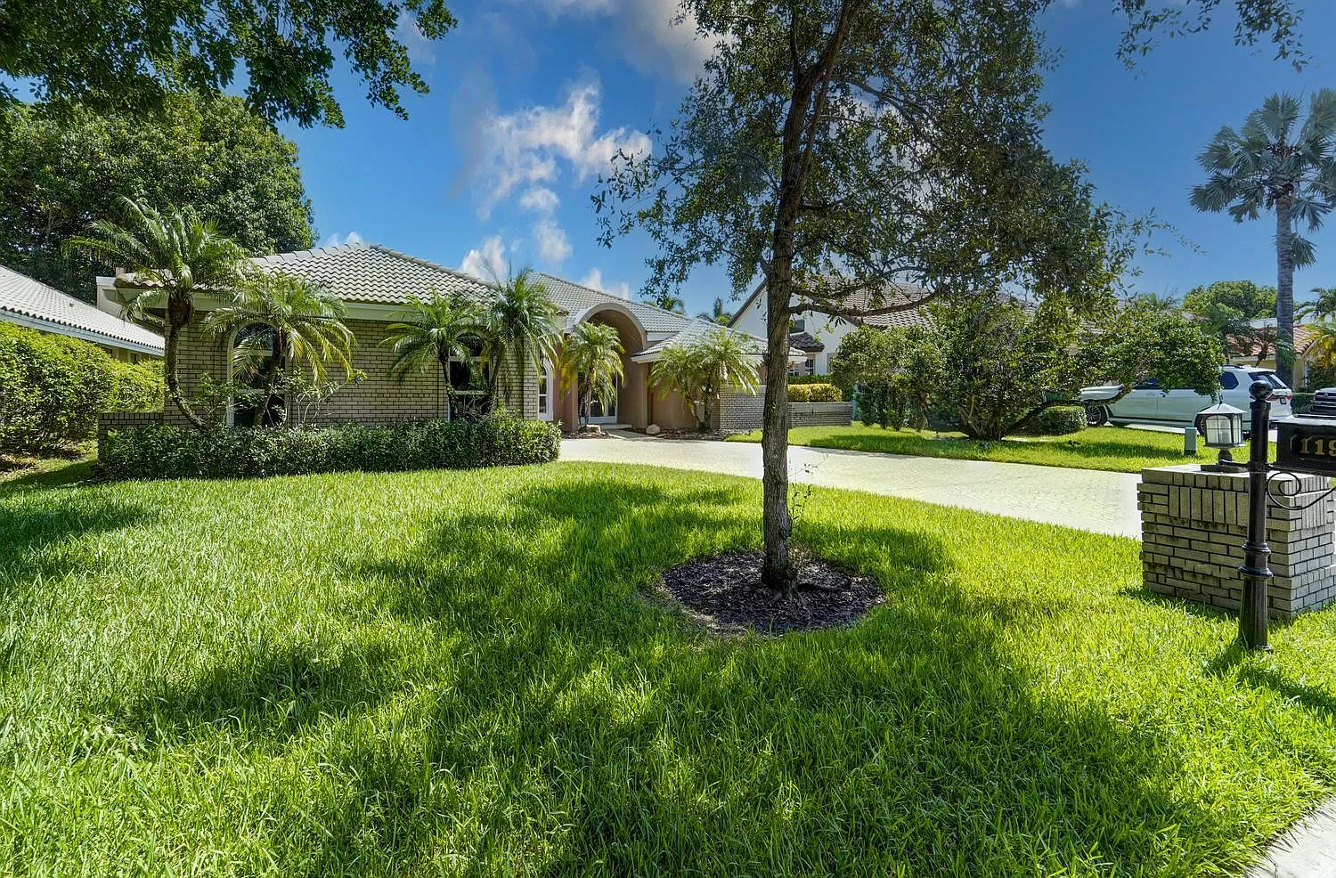 4 bed, 3.5 bath, 2749 sqft, $5,850 — Photo 3